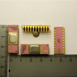565 РУ 1,2 керам.корпус Микросхемы 